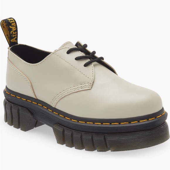 Dr. Marten Audrick Platform - Picture 1 of 8